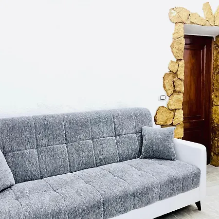 Newly Renovated In The Heart Of Prázdninový dům